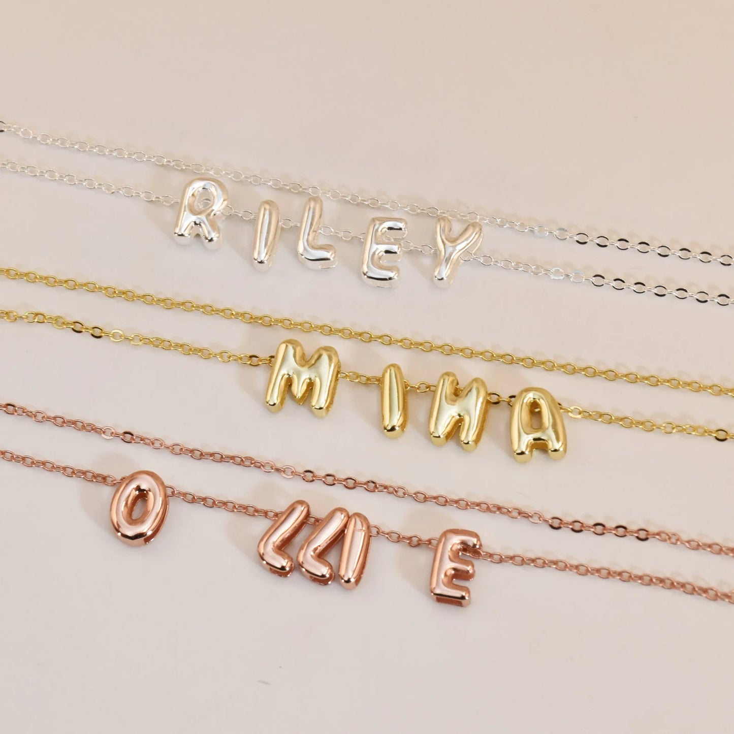 Collier lettres bulles 3D